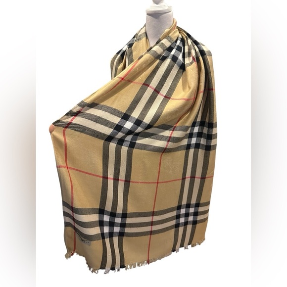 Burberry London wide check scarf - Picture 6 of 13